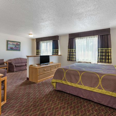 Hotel Super 8 By Wyndham Fountain Extérieur photo