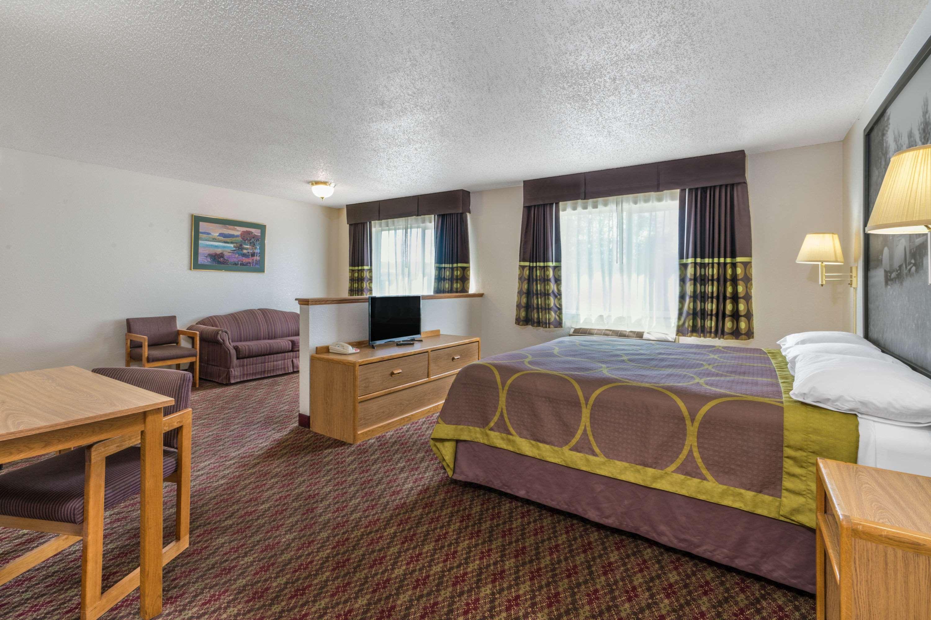 Hotel Super 8 By Wyndham Fountain Extérieur photo